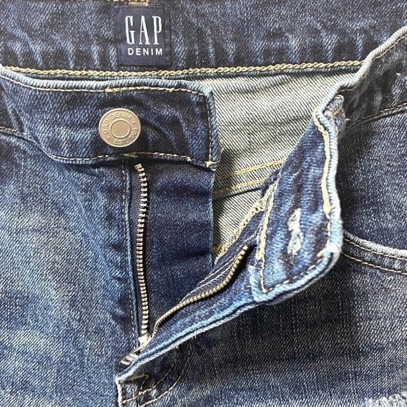 Gap Women's Hawaiian Floral Pocket 5" Jean Shorts - Picture 4 of 11